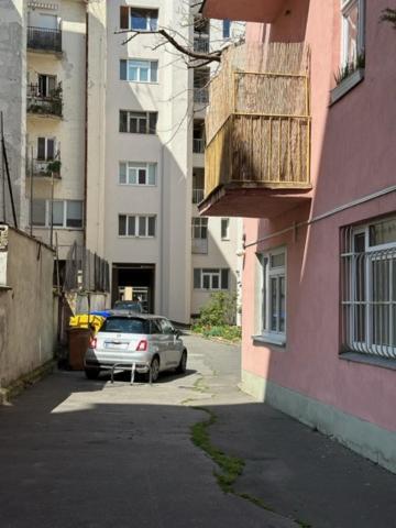 Sunny House One Apartment Bratislava Exterior foto